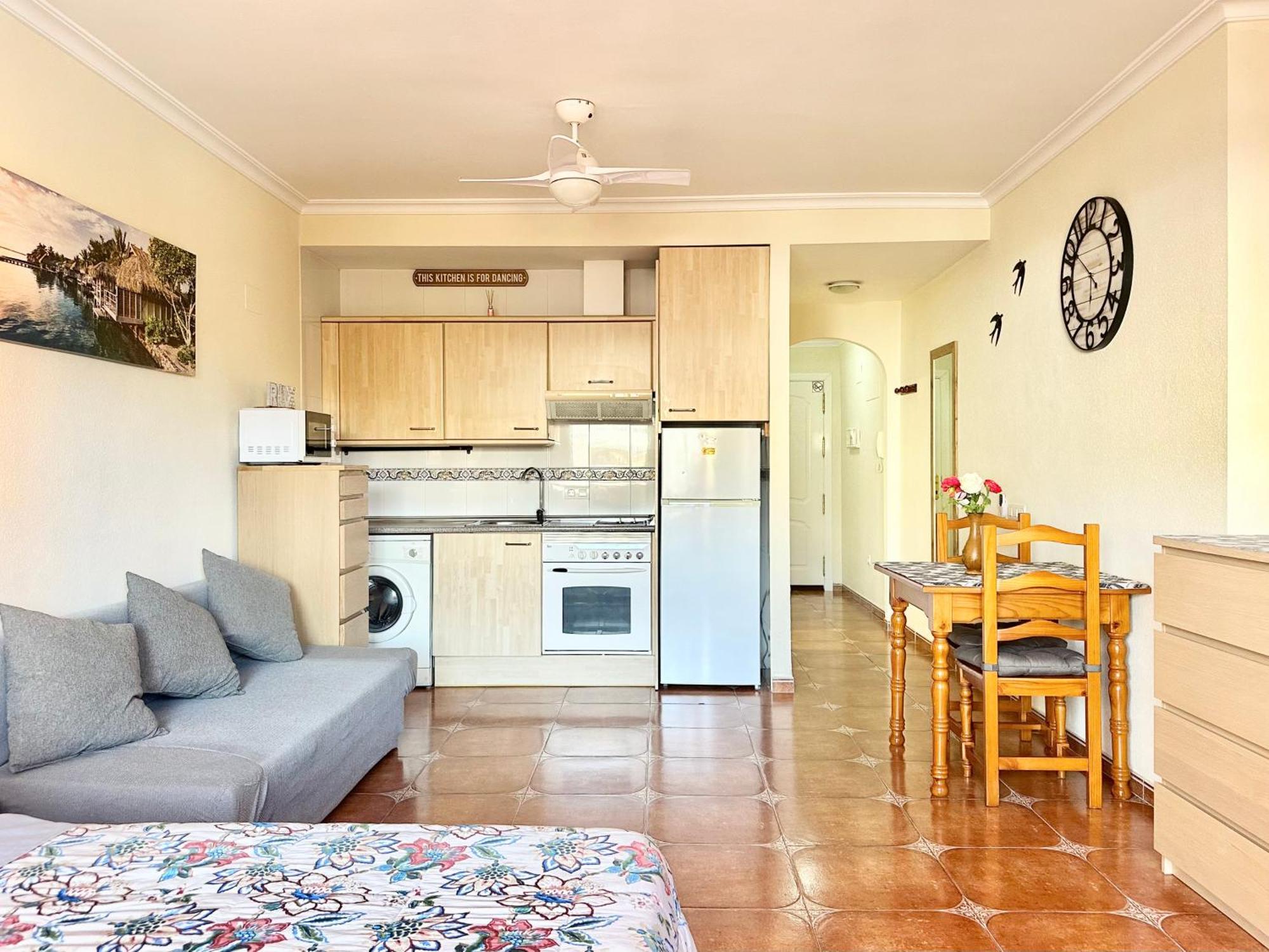Costa Del Sol Seaside Studio - 5 Mins From Beach Fuengirola Extérieur photo