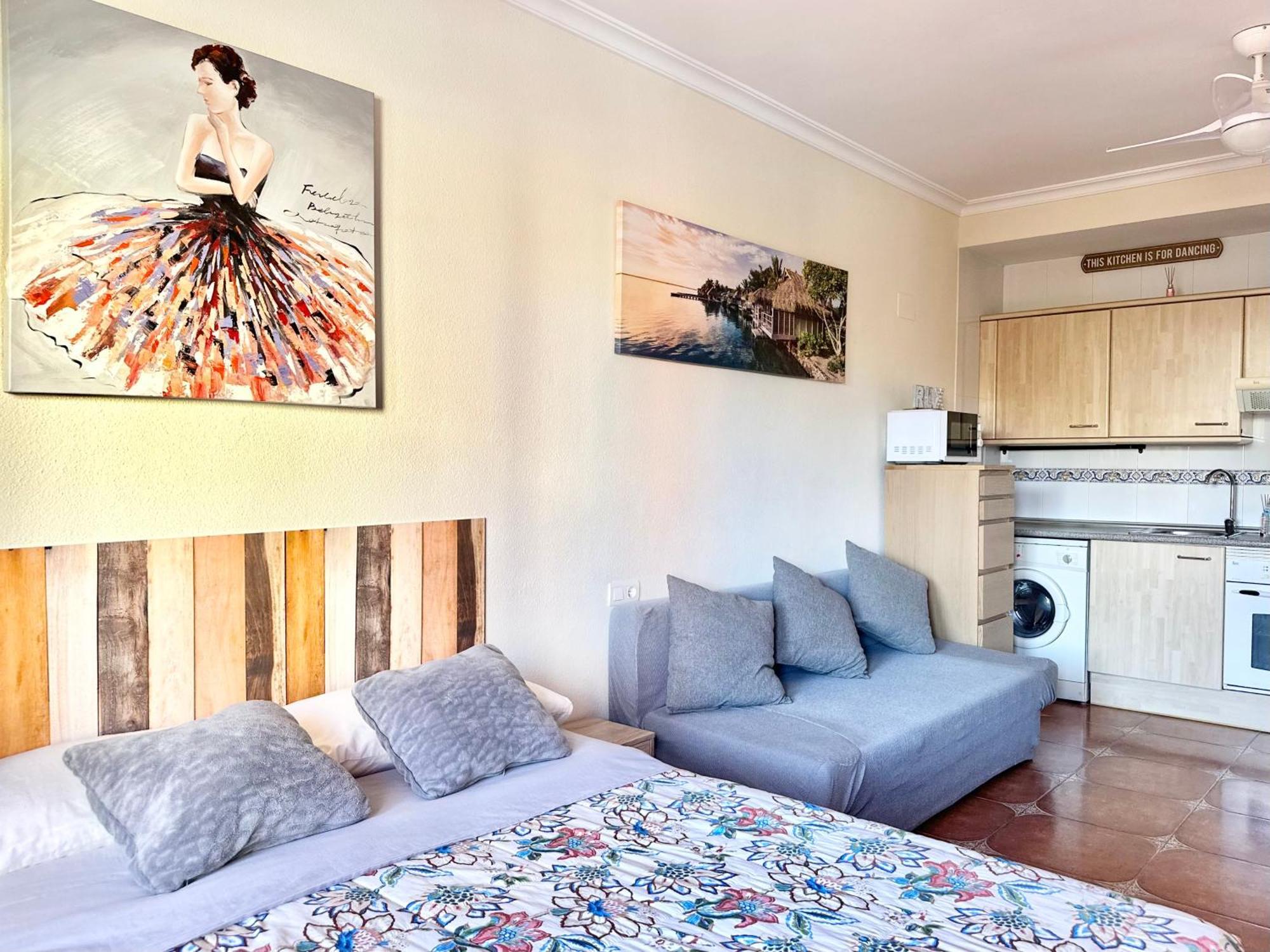 Costa Del Sol Seaside Studio - 5 Mins From Beach Fuengirola Extérieur photo